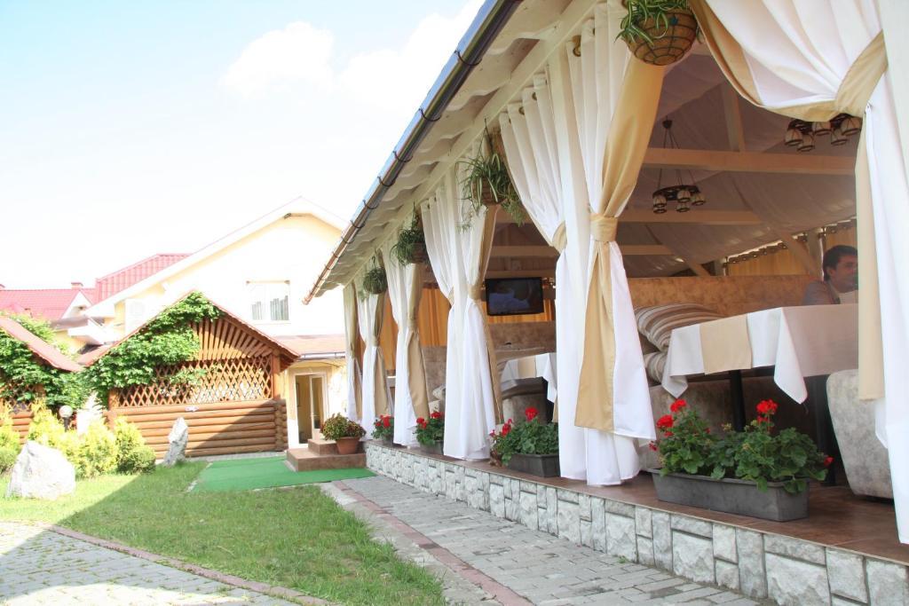 Hotel Europe Uzhhorod Exterior photo