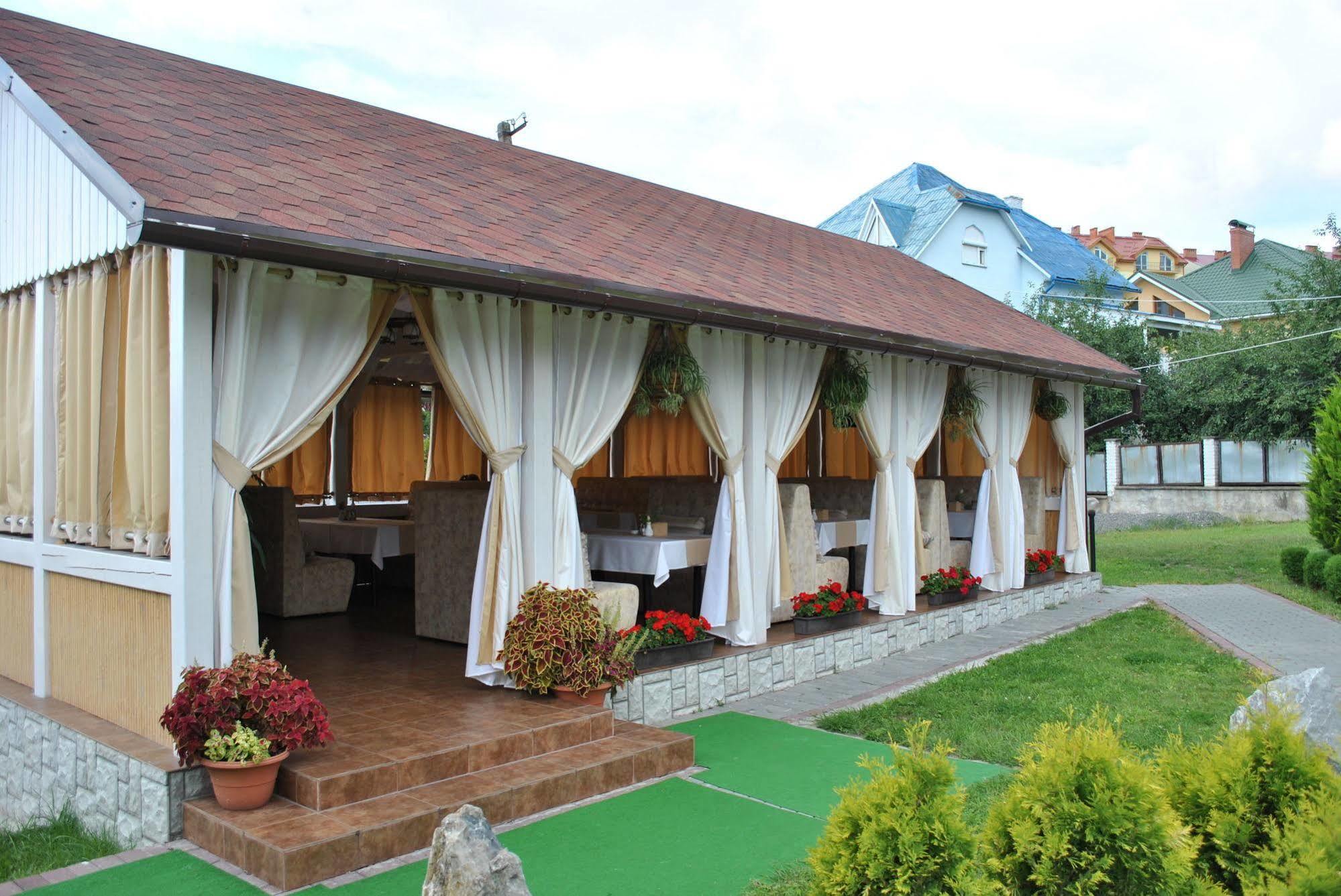 Hotel Europe Uzhhorod Exterior photo