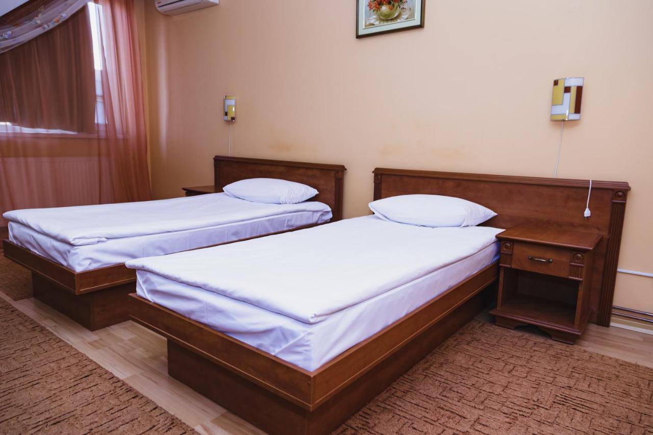 Hotel Europe Uzhhorod Exterior photo