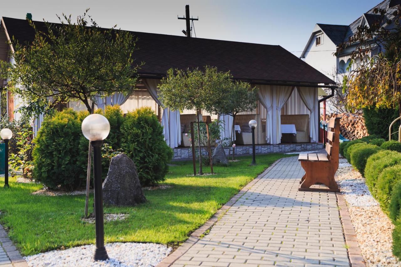 Hotel Europe Uzhhorod Exterior photo