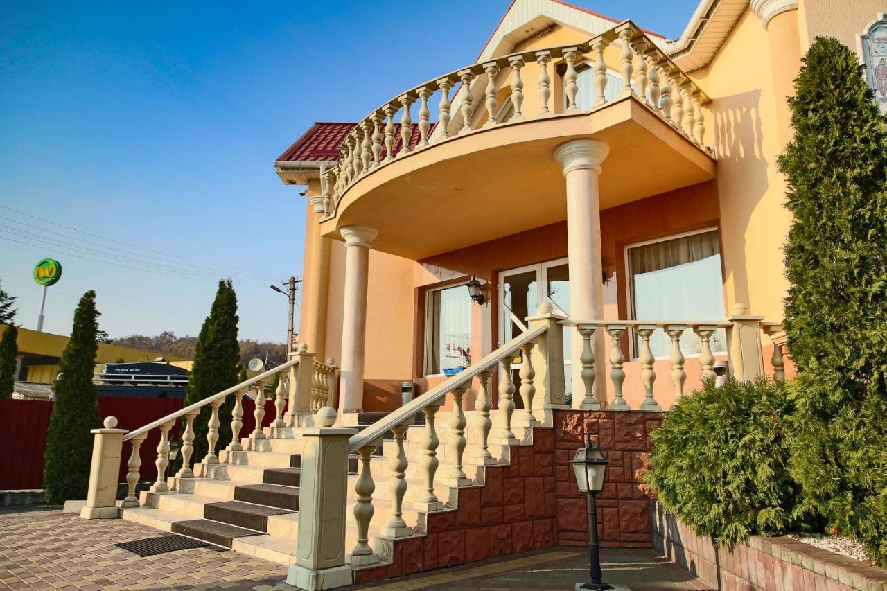 Hotel Europe Uzhhorod Exterior photo